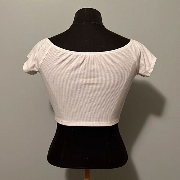 Forever 21 Women's White Off-Shoulder Ruched Crop Top - Picture 4 of 7